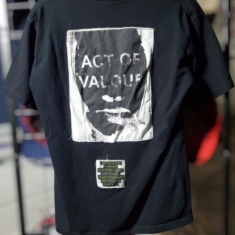 ACT OF VALOUR - Picture 3 of 6